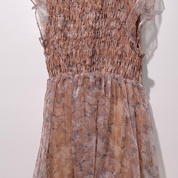 En Saison | Size Small, Peach | La Raque, Smocked Midi Dress - Picture 5 of 13